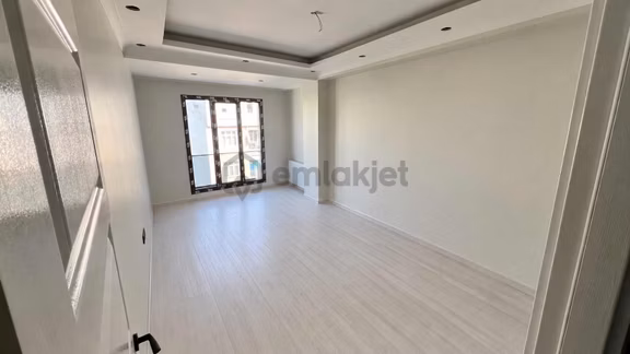 Merkezi Konumda Krediye Uygun Ara Kat 2+1 Satılık Daire 1