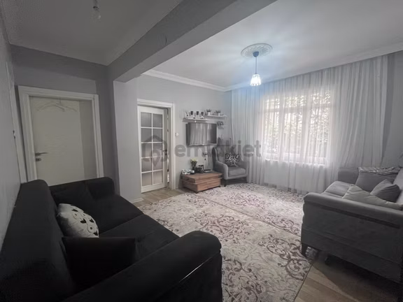 Söğütlü Çeşme'de 2,5+1 85m2 Geniş Ferah Arakat Daire 1