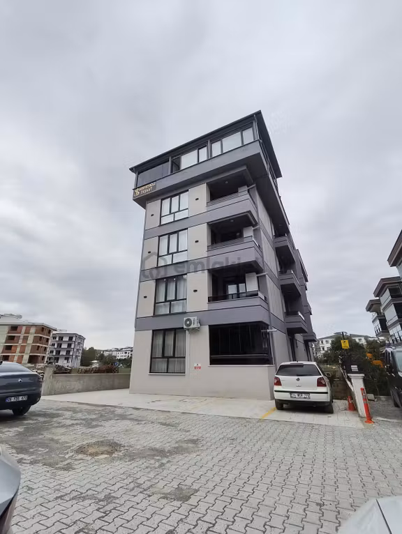 Çiftlikköy'de Doğa Manzaralı, Teraslı 3+1 Satılık Dubleks Daire 1