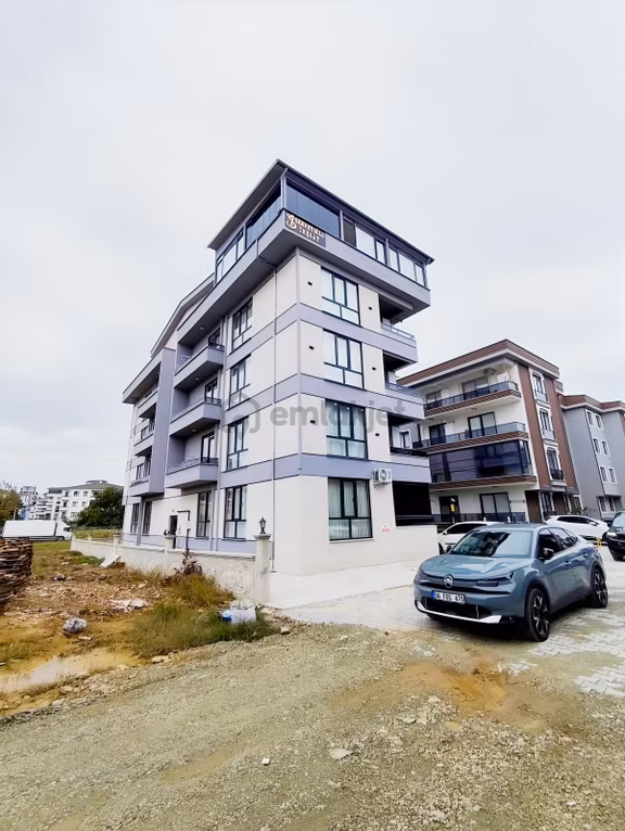 Çiftlikköy'de Doğa Manzaralı, Teraslı 3+1 Satılık Dubleks Daire 1