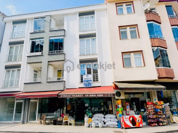 Bucak Mahallesi'nde/100 M2/2+1/asansörlü/kiralık Daire 1