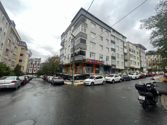 Eyüp Yeşilpınarda Metroya Beş Dakika Mesfade 2+1 Stılık Daire 2