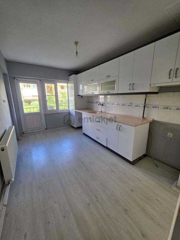 Yolcu Gayrimenkul'dan Kiralık 3+1 Doğalgazlı Daire 1