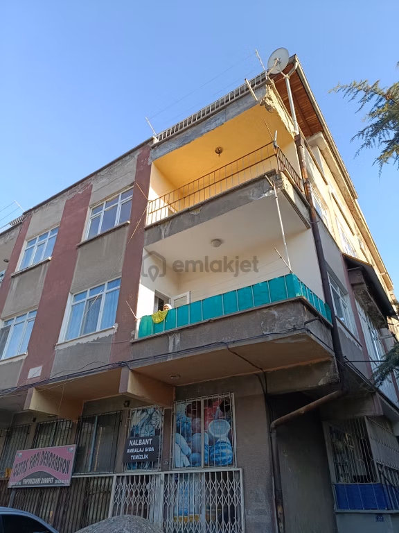 Fevzi Çakmak Mahallesinde 3+1 Zemin Katta Kiralık Daire 1