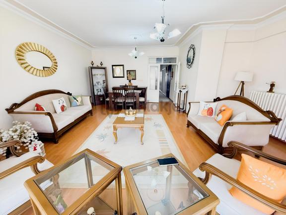 Özbey Emlaktan Deliklitaş Caddesi Satılık 3+1 Satılık Daire 1