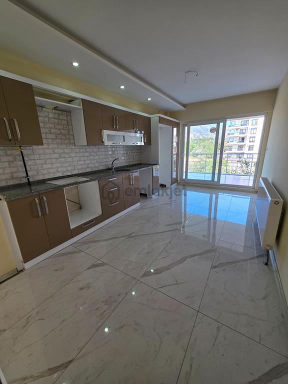 Yolcu Gayrimenkul'dan Kiralık Doğalgazlı 3+1 Daire 2
