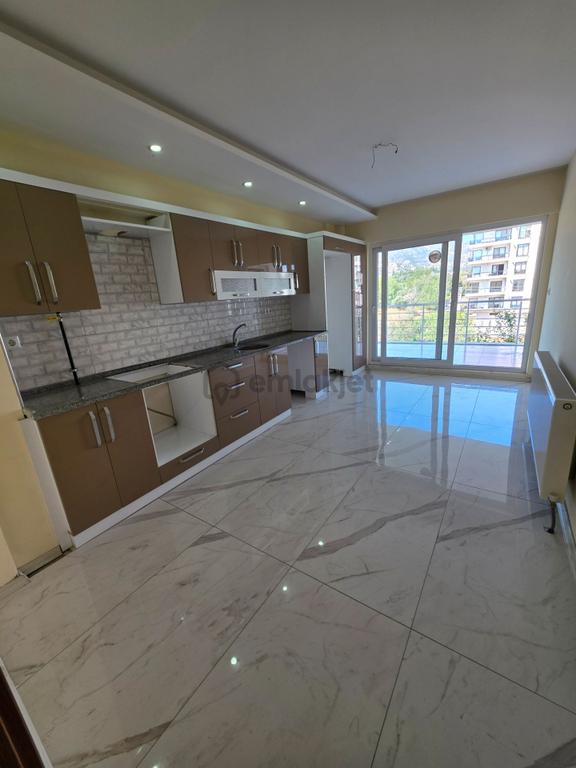 Yolcu Gayrimenkul'dan Kiralık Doğalgazlı 3+1 Daire 1