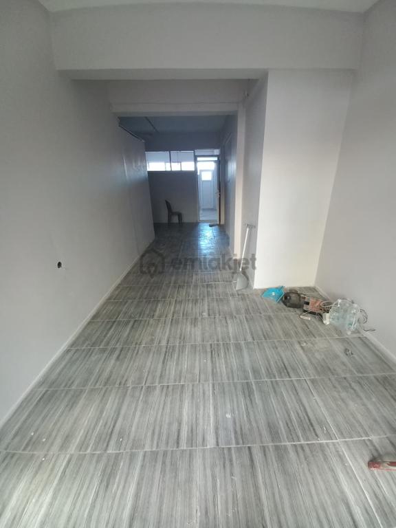 Turan Mah. İstasyon Meydanı'nda, Çarşıya Yürüme Mesafesinde Bahçeli Kiralık Dükkan 1