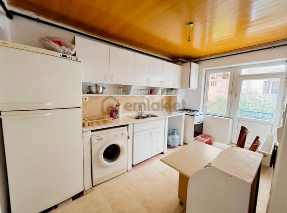 Bornovada 2+1 Kapalı Mutfak Doğalgazlı Eşyalı Kiralık Daire 1