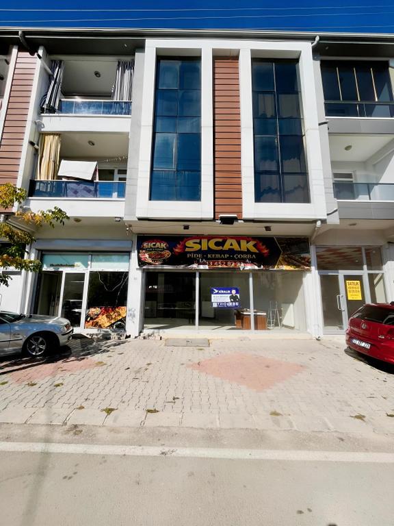 Sahipatada Kiralık 300 M² Dükkân | Yoğun Araç Trafiği Üzerinde 1