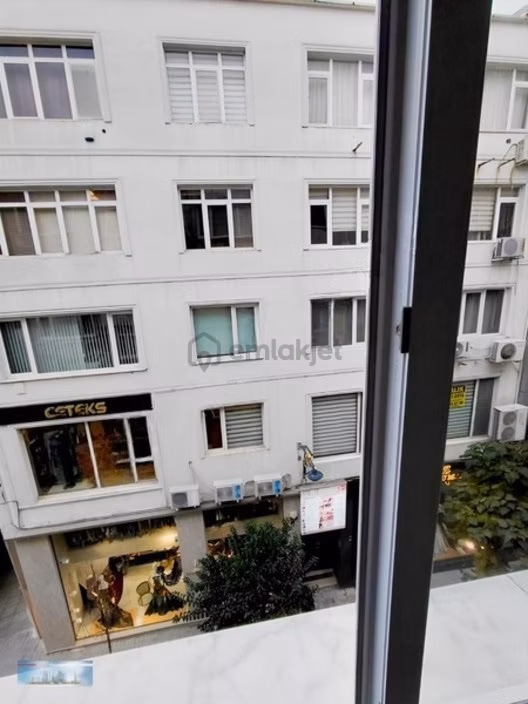 Fırsat Rümeli Caddesine Çok Yakın 3.kat Masrafsız Tertemiz 2