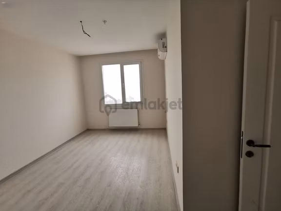 Beylikdüzü Ofis Büro 2+1 Metrobüse Yakın Klimalı 55.000 2