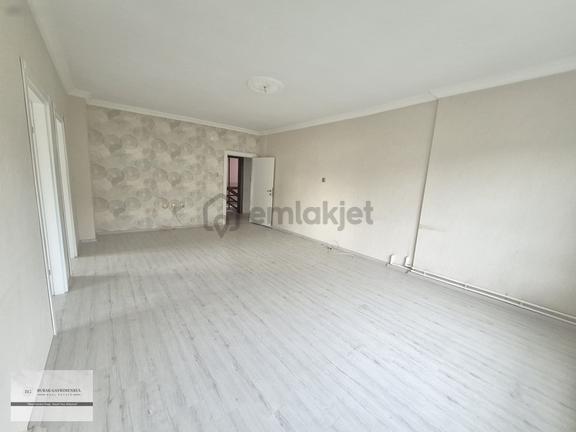 Etimesgut Beledıyesının Karsısında Kiralık Daire 2