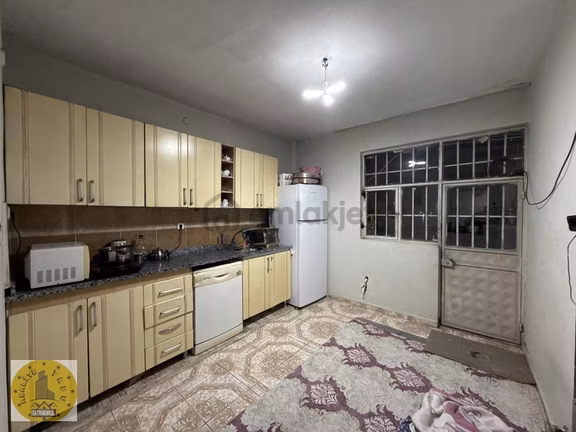 Direkli Mahallesinde Bahçeli 4 Odalı Kiralık Daire Masrafsız 2