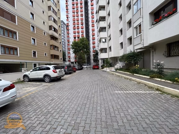 Erciyes'den Erenköy'de 3+1 Balkonlu 155 M2 Ebeveyn Banyolu 2