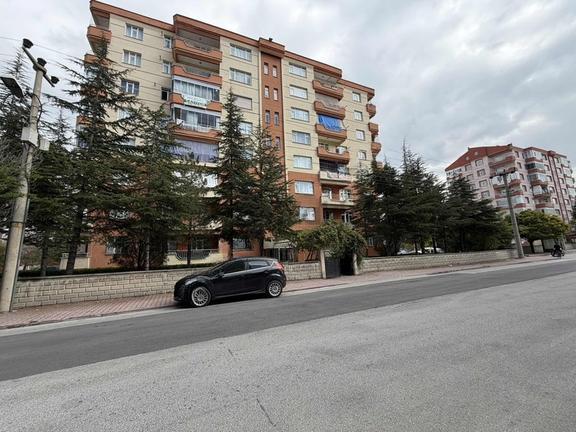 Adliye Yakını Karşehir Sitelerinde 3+1 Arakat Satılık Daire 1