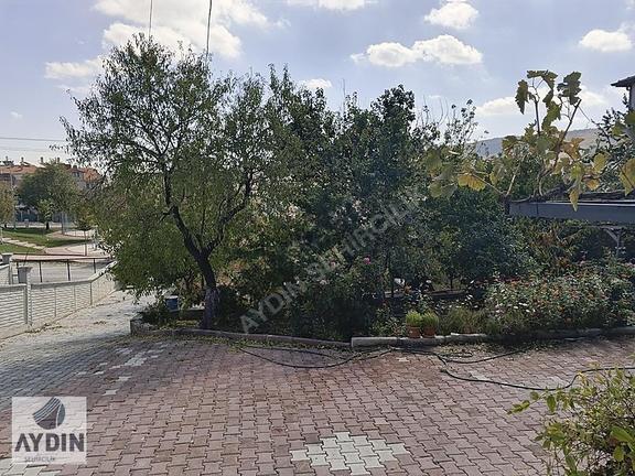 Aydın Satıyordan Gödenede 550m2 Bahçe İçinde Müstakil 3+1 Ev 1