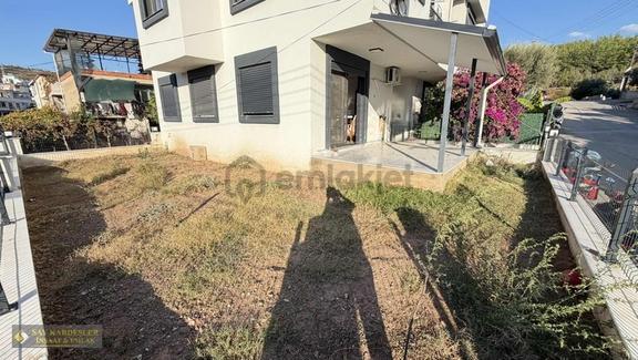 Ürkmez Mersinalanı Mah.de Kiralık 2+1 Eşyalı Bahçeli Daıre 1