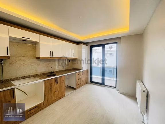 Mevsim Emlaktan Kiralık 2+1 Lüks Daire 1