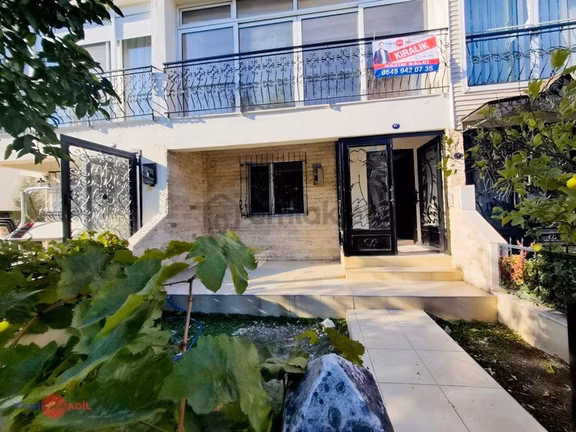 Bergama Yuvam Sitesinde Kiralık 3+2 Tripleks Villa 1