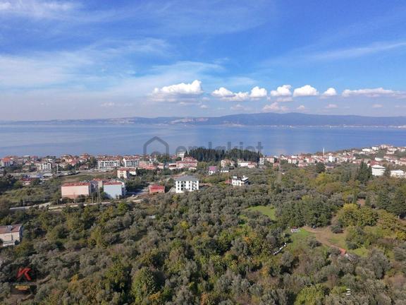 Kardeşten Tepeköyde 1.953m² Yola Cepheli, Doğayla İç İçe Tarla 2