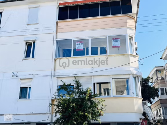 Altınoluk Merkezi Konum Da Deniz Ve Dağ Manzaralı Denize Yakın Geniş 2+1 Ayrı Mutfak Kiralık Daire 2