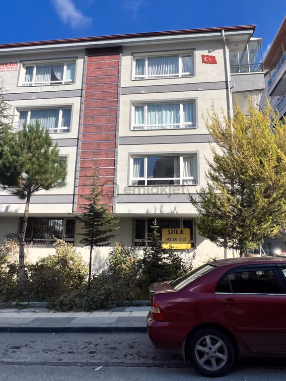 Topçu Mahallesi'nde Satılık Merkezi Konumlu 2+1 Daire 1