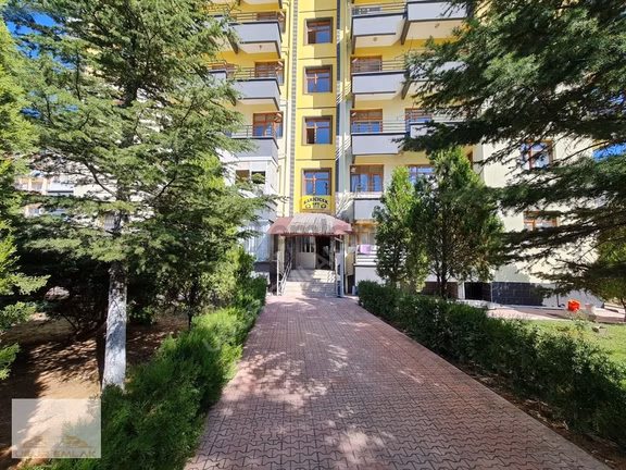 Bosna Caddesi'nde Satılık 2+1 Daire (110m², Kampüs Yakını) 1