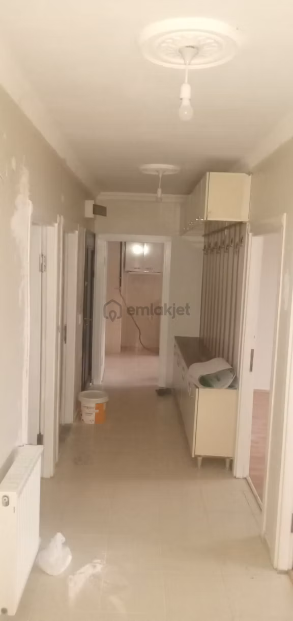 Damla Emlaktan Mevlana Mah.kiralık 3+1 Daire 1