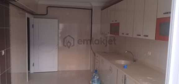 Damla Emlaktan Mevlana Mah.kiralık 3+1 Daire 2