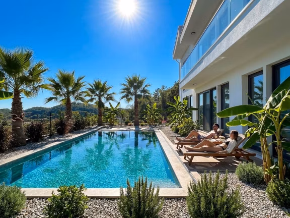 Sarıgerme Plajında Üst Segment, Ferah, Yerden Isıtmalı 4+1 Villa 1