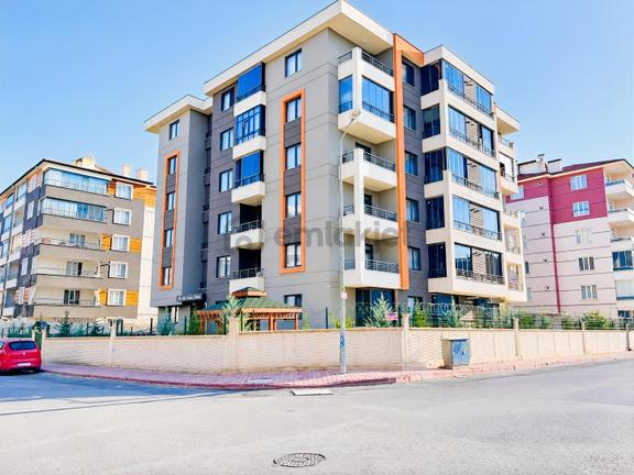 Erenler Mahallesinde Sıfır Ayarında 2+1 Site İçi Kiralık Daire 1
