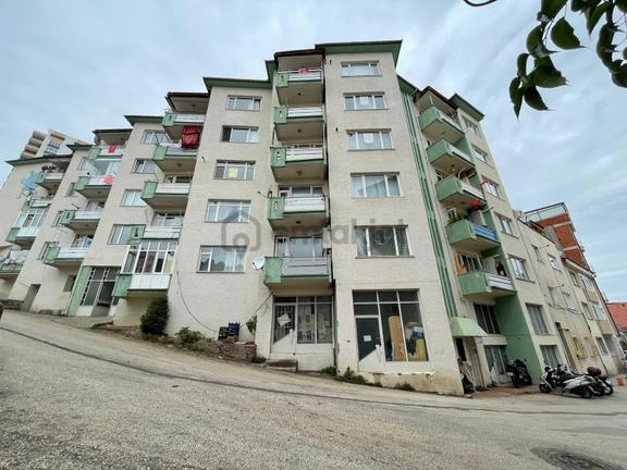 Beyaz Gayrimenkulden Merkez'de Satılık Bakımlı 2+1 Daire 1