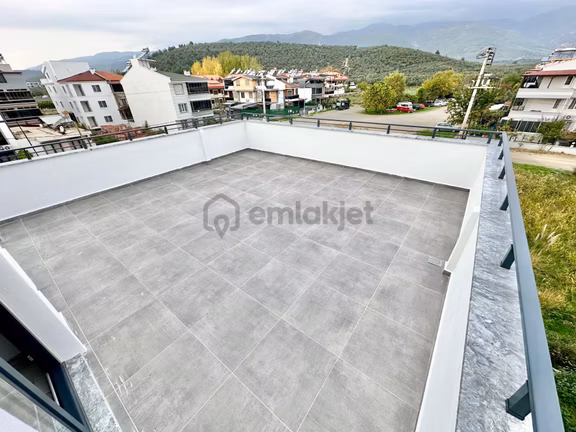 ꧁ay Emlaktan꧂akçay - Güre Arasında Denize Yakın Kazdağı Manzaralı Geniş Teraslı Satılık 2+1 Daire 1