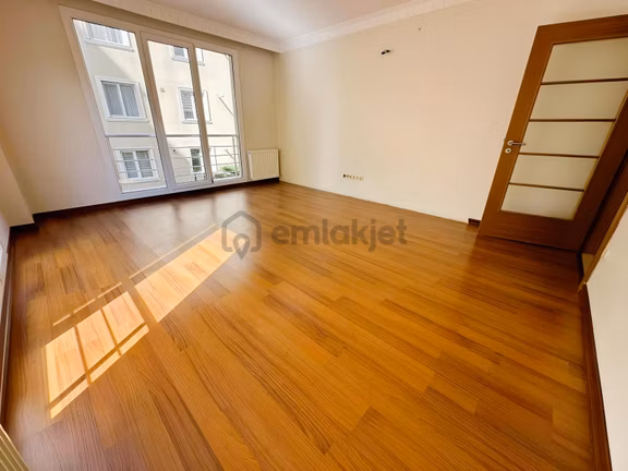 Şerifali Lavella 4 Havuzlu & Güvenlikli Taşınmaya Hazır Boş 2+1 2