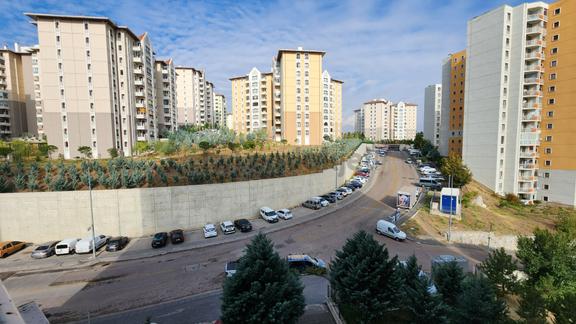 Güler^den Altındağ Kuzey Ankara Tokide Kiralık 4. Katta 4+1 170m2 10. Etap Cade Üstü Uygun Fiyata 1