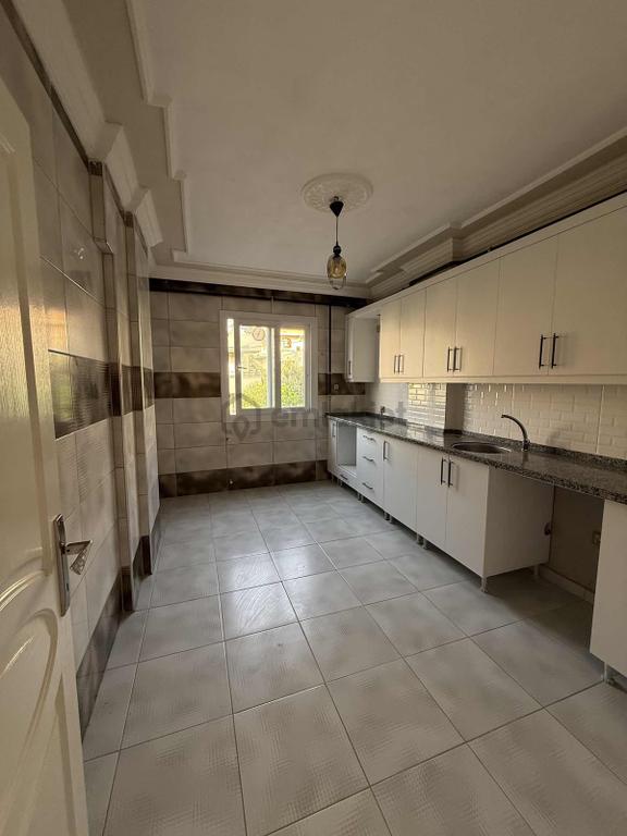 Kozanyoluna 2. Parsel 3+1 Kapalı Mutfak Doğalgaz Sobalı Kiralık 2