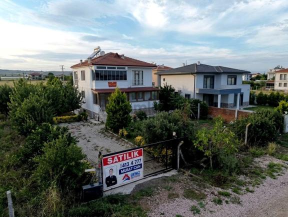 Gönen Hasanbey De 605 M2 Arsa İçinde Cennet Bahçeli Müstakil Ev 1
