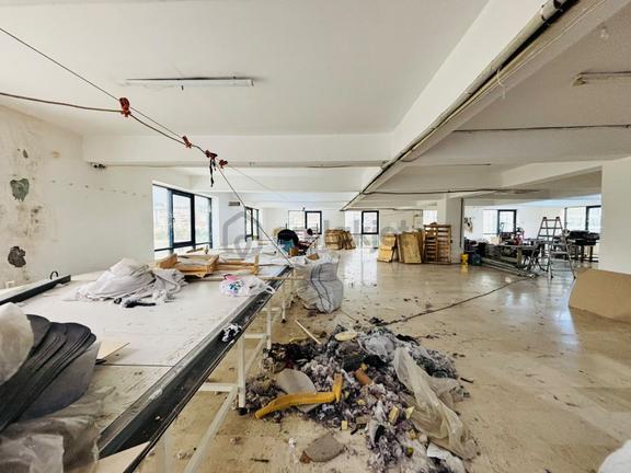 Mertcan'dan E-5'e Cephe 450 M2 Kullanım Alanlı İş Yeri 1