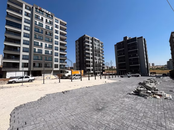Mehmetçik Mahallesi 4+1 Geniş Balkonlu Satılık Daire 2