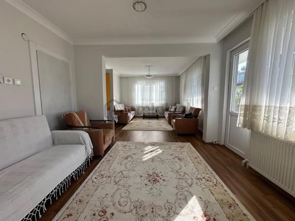 Kavuşturan Emlak'tan Güre İskele'de Eşyalı Kiralık Daire 2