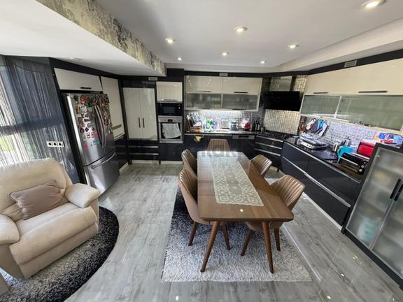 Çamlık'ta Mükemmel Konumda 4.kat Satılık 3+1 205m2 Daire 2