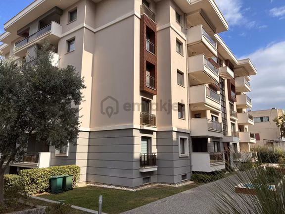 Çakmak Maksimum Konutları'nda 4+1 Kiralık 235m2 Daire 2
