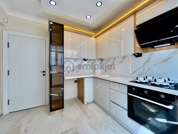 ꧁ay Emlaktan꧂akçay Merkezde Denize Sadece 100 M Ebeveyn Banyolu Satılık 2+1 İçi Komple Yapılı Daire 1