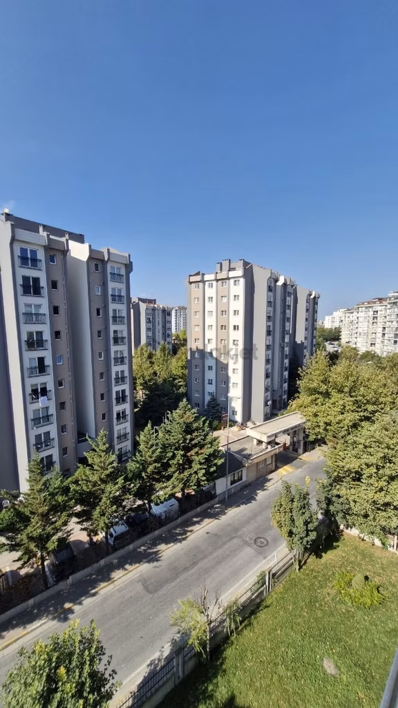 Eston Reşitpaşa Evleri 2.kısım Kiralık 3+1 156 M2 1
