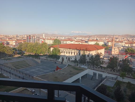 Onur Emlak'tan Kongre Müzesi Arkasında Kiralık Daire 2