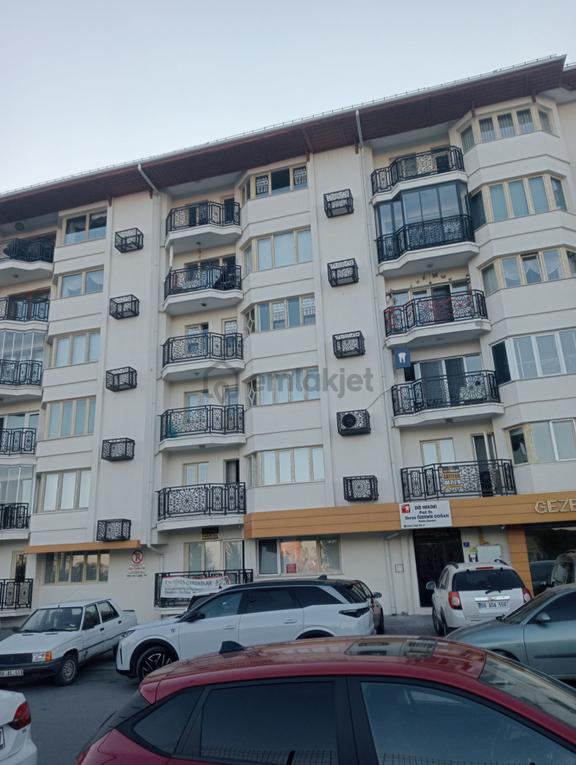 Onur Emlak'tan Kongre Müzesi Arkasında Kiralık Daire 1