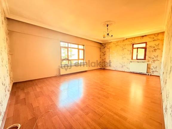 Saat Kulesi Yakını Manzaralı Kiralık 3+1 1
