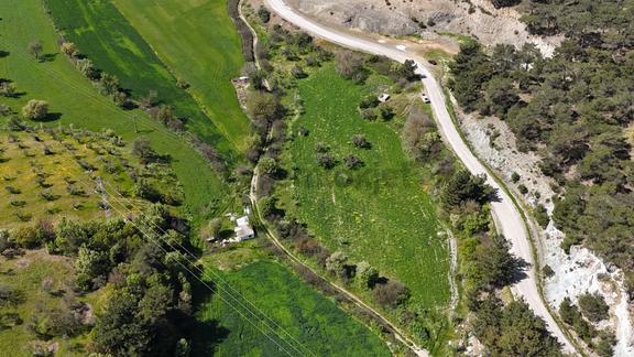 Ezine Köprübaşı Köyü Satılık 8300 M² Doğa Manzaralı Tarla 2