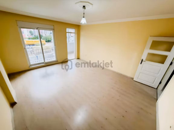 Erenköy Mah. 2+1 Arakat Ayrı Mutfak(doğalgaz)kapalı Pvc Balkon 1